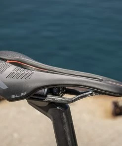 SELLE ITALIA Selle SLR Boost Kit Carbon Superflow 5 SELLE ITALIA Selle SLR Boost Kit Carbon Superflow -Composants Soldes 308141001 selle italia SLR Boost Kit Carbonio Superflow action pic