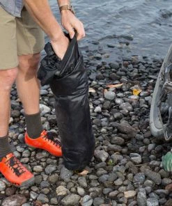 Blackburn OUTPOST Handlebar Roll & Drybag 6 Blackburn OUTPOST Handlebar Roll & Drybag -Composants Soldes Blackburn OUTPOST Handlebar Roll Drybag 7099764 c