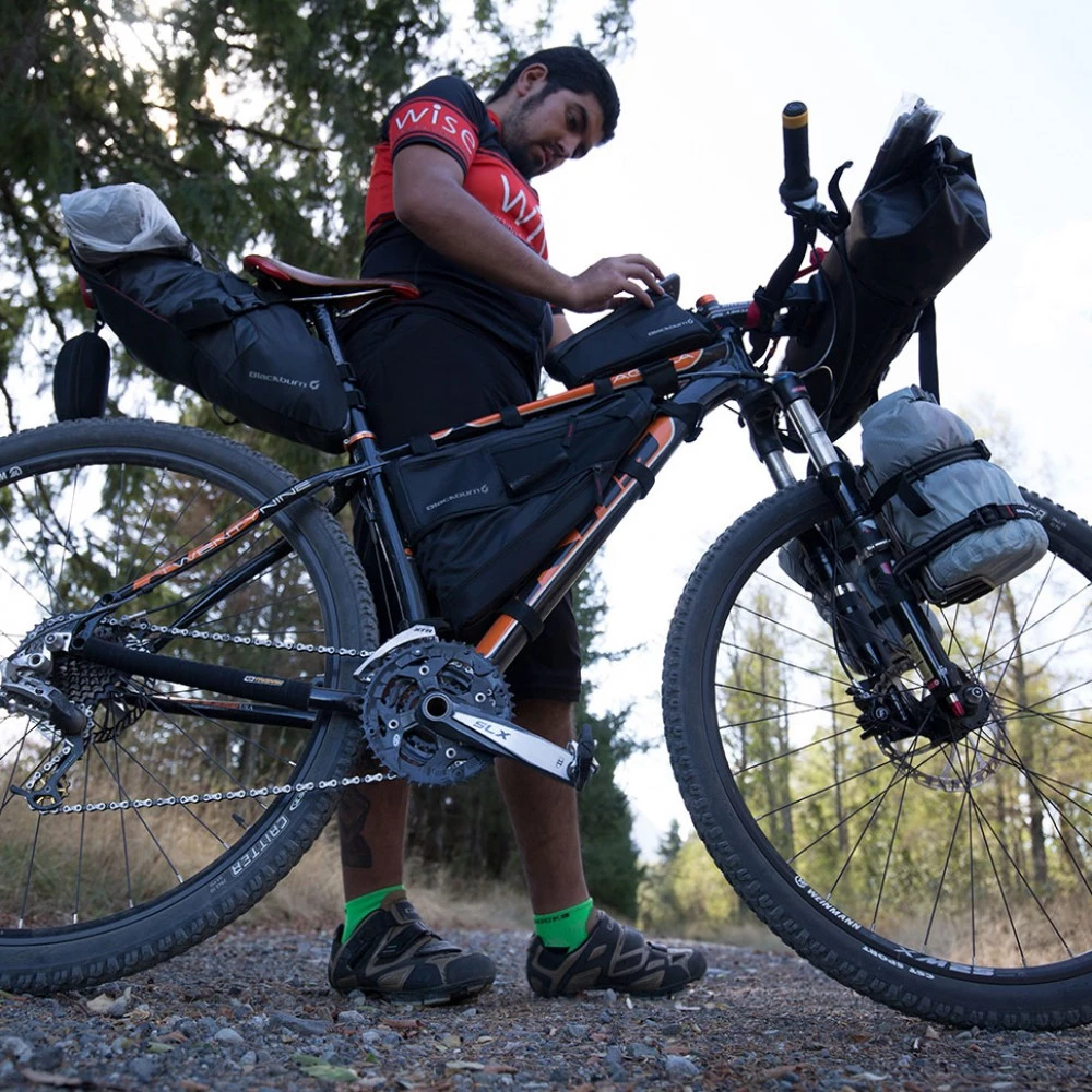 Blackburn OUTPOST Seat Pack & Drybag 5 Blackburn OUTPOST Seat Pack & Drybag – Image 5