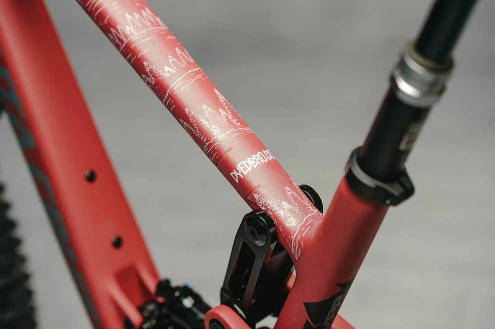 Dyedbro EWS Mountains Kit De Protection Du Cadre 6 Dyedbro EWS Mountains Kit De Protection Du Cadre – Image 6