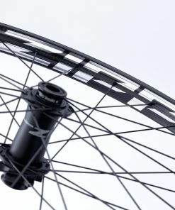 ZIPP Jeu De Roues 3ZERO Moto 27,5" Tubeless Boost SRAM XD -Composants Soldes Zipp 3ZERO Moto Tubeless Boost Laufradsatz silver stealth 2PAJLot7At9NIN