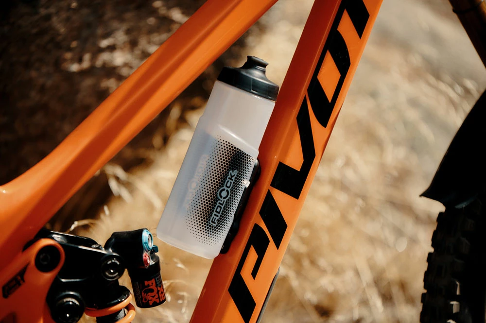 Fidlock TWIST Bottle 600 + Bike Base 3 Fidlock TWIST Bottle 600 + Bike Base – Image 3